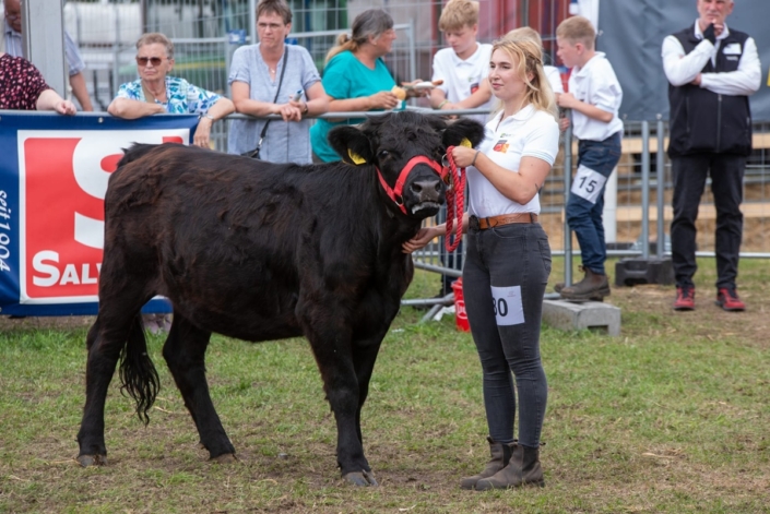 Victoria Burchardt Mit FB Kalie1 A
