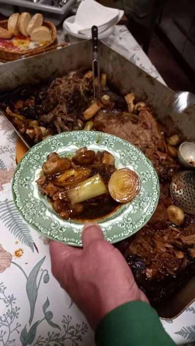 Gemuetlicher Ausklang Mit Backwildschwein